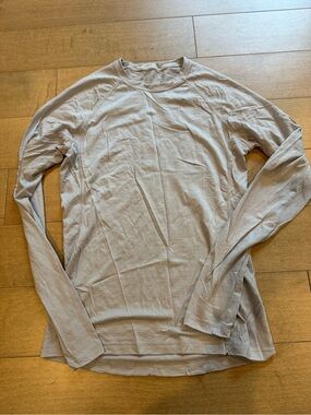 Light Gray Men’s Long-Sleeve Houdini merino wool